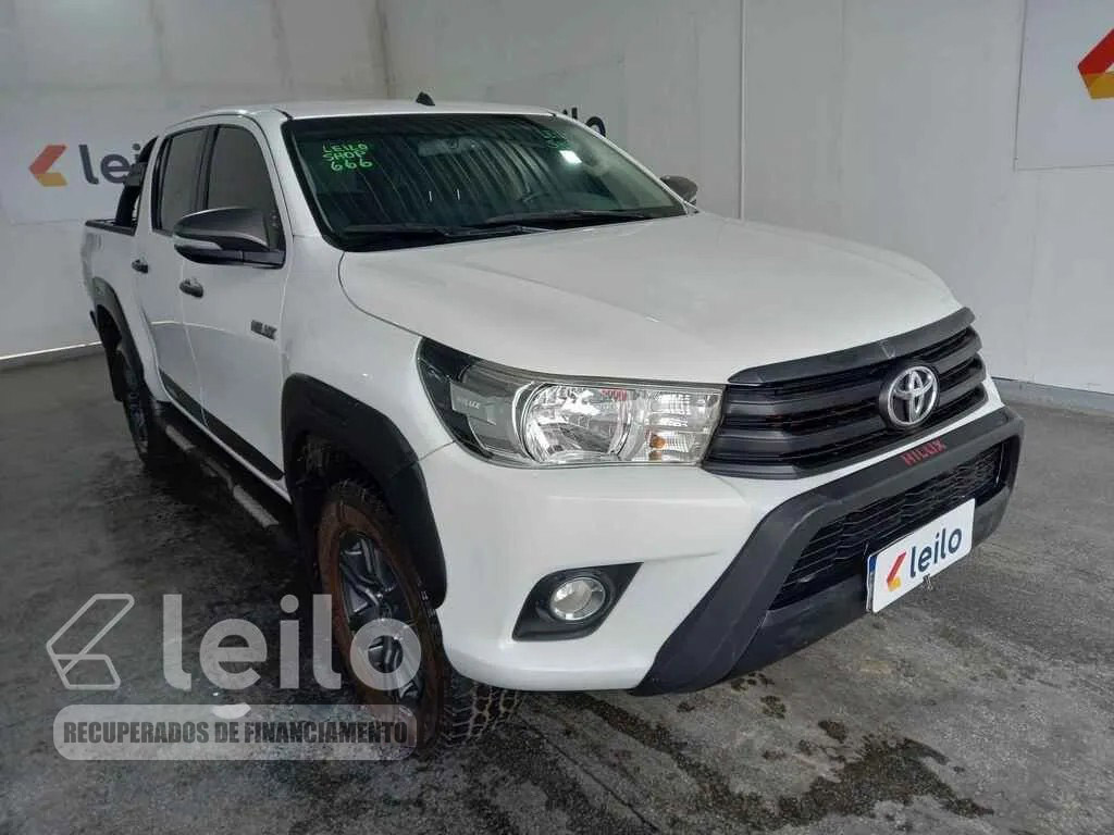 LOTE 014 - TOYOTA HILUX CLE A 4JD 2018
