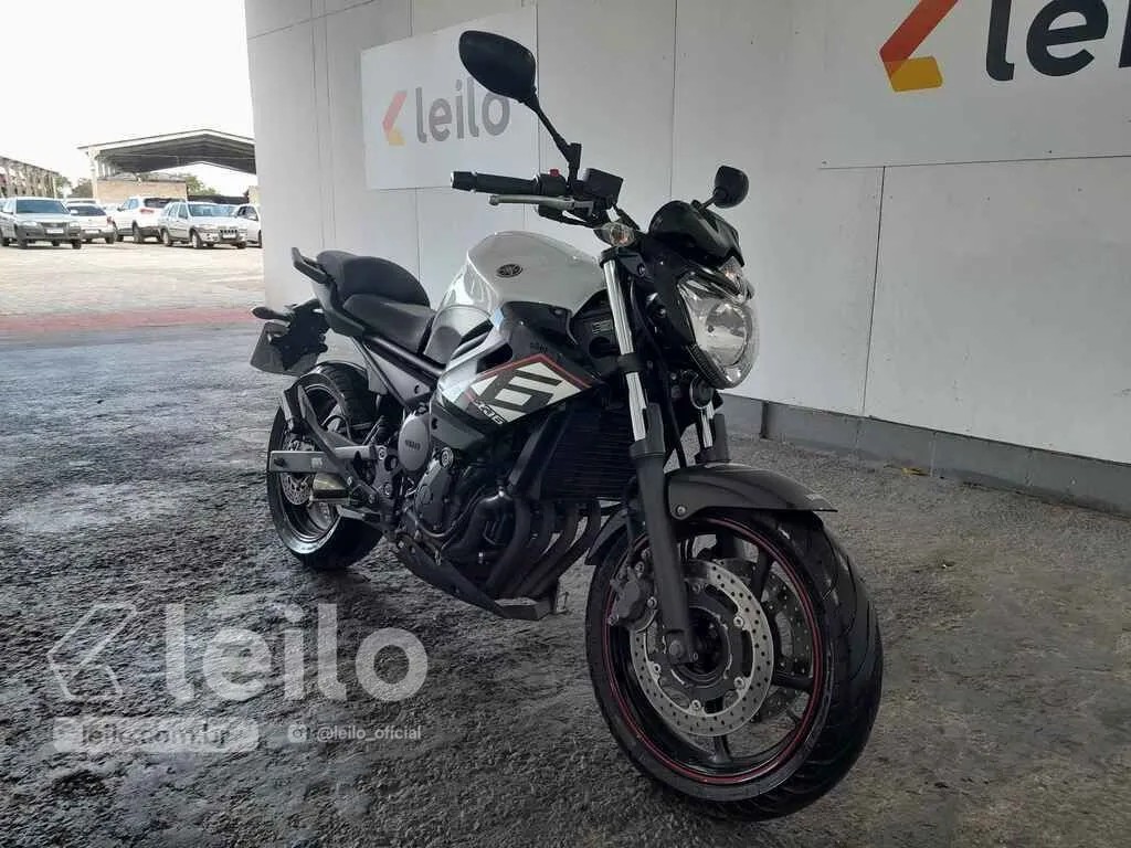 LOTE 014 - YAMAHA XJ6 N 2015