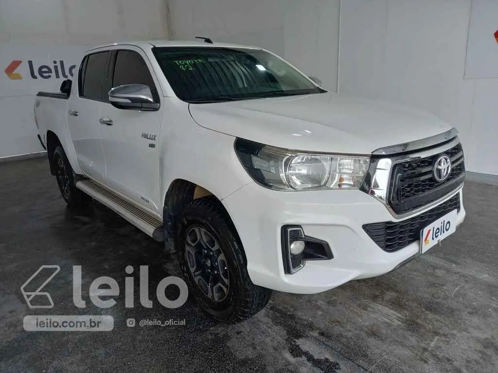LOTE 015 - TOYOTA HILUX SR A 2GF DUPLA 2017