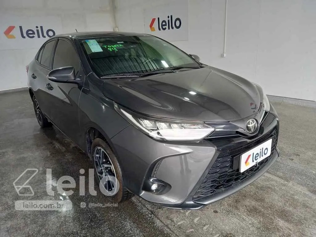 LOTE 016 - TOYOTA YARIS SEDAN XLS 2023