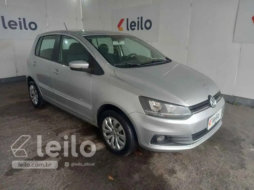 LOTE 031 - VOLKSWAGEN FOX COMFORTLINE MB 2015