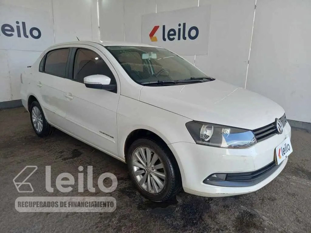 LOTE 011 - VOLKSWAGEN VOYAGE COMFORTLINE MA 2015